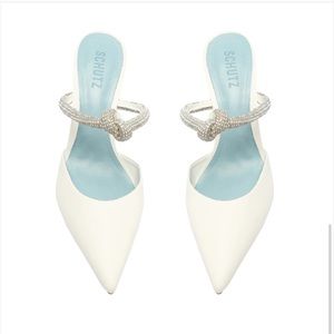 NEVER WORN, BRAND NEW Schutz White Heels 7.5